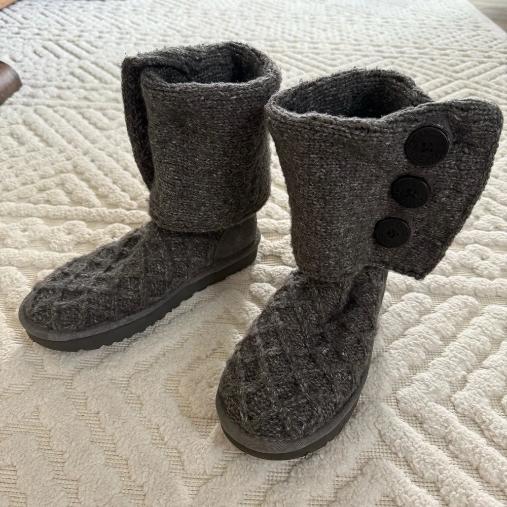 UGG Classic Cardy Gray Lattice Knit Tall Sweater Boots Women’s 7 Y2K Cozy Boho